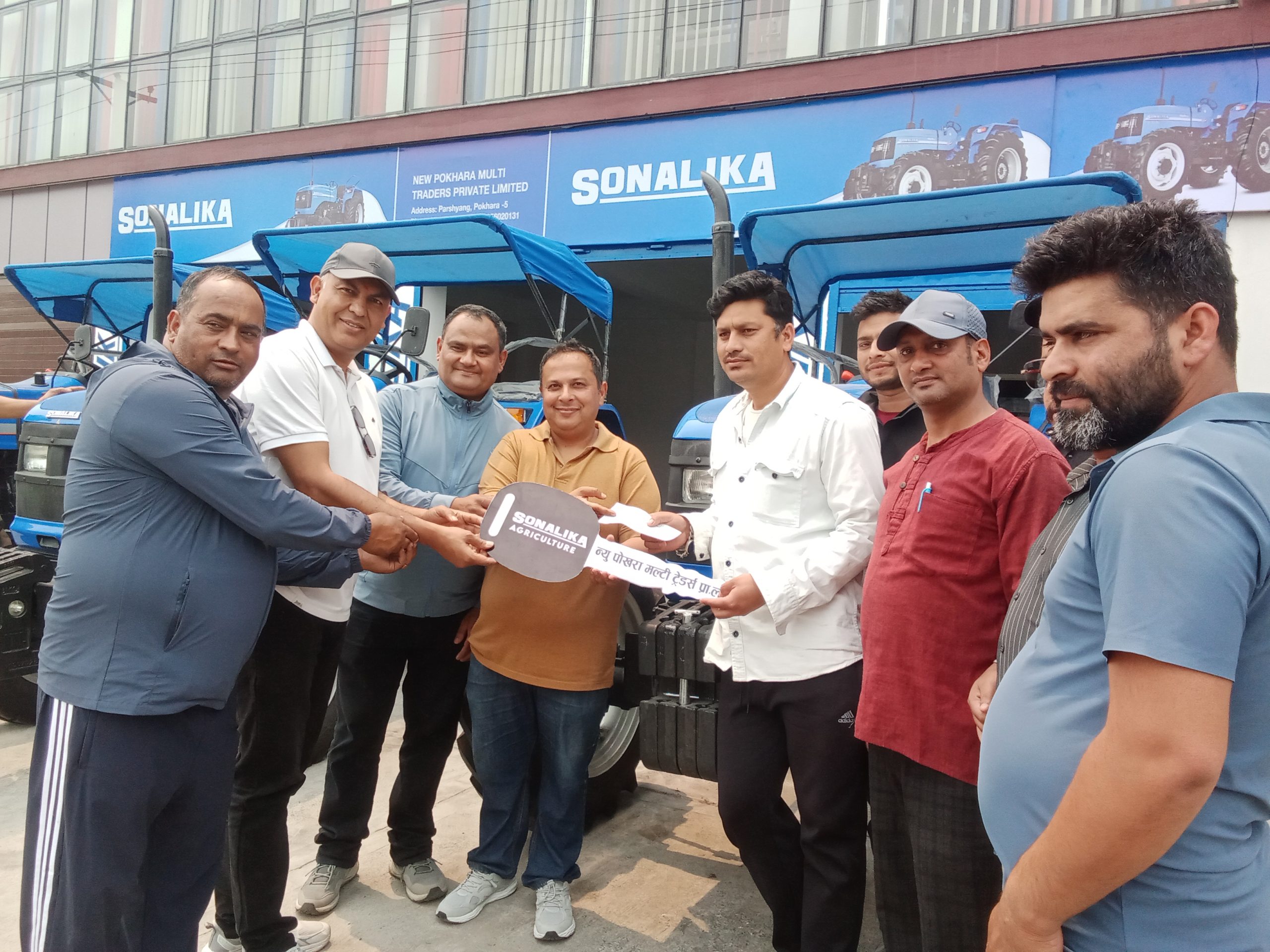 पोखराको पस्यार्ङमा सोनालिका ट्याक्टरको सोरुम शुभारम्भ